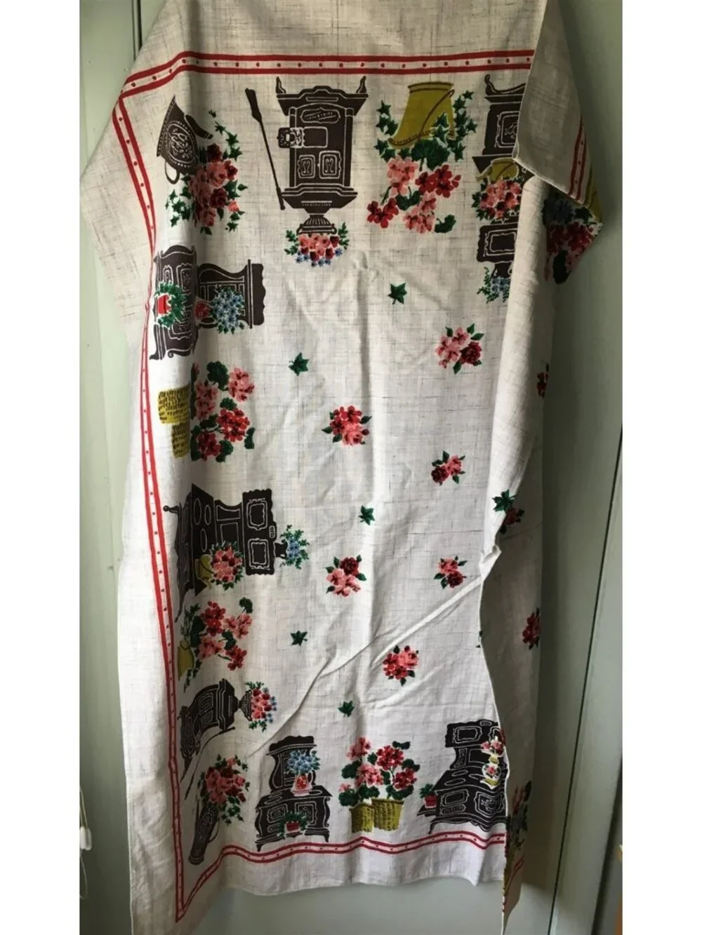 Vintage SIMTEX Hand Printed Tablecloth Memories Pot Belly Stove Flowers NEW